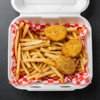 6 Chicken Nuggets & Papas